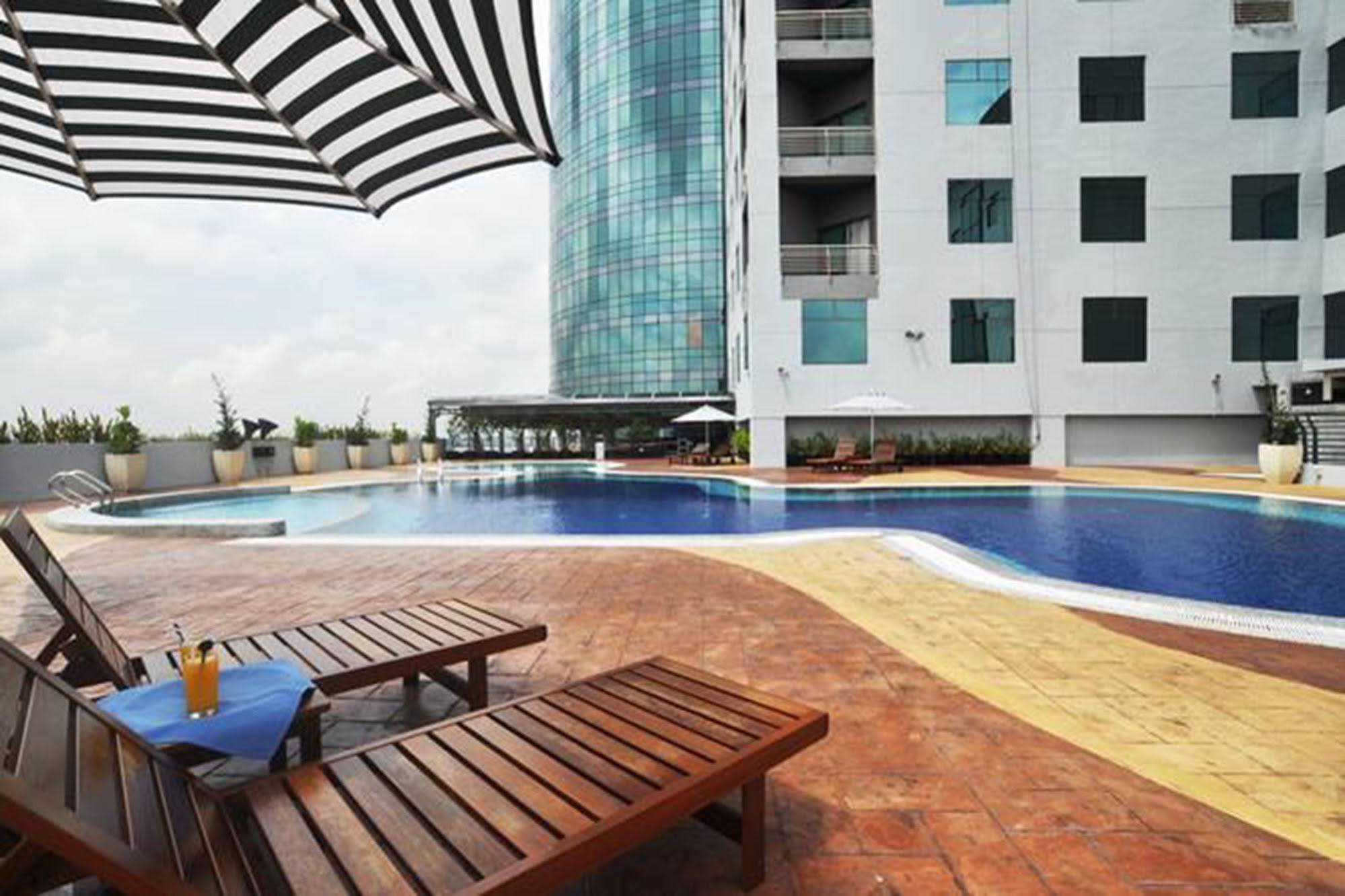 Gbw Hotel Johor Bahru Extérieur photo